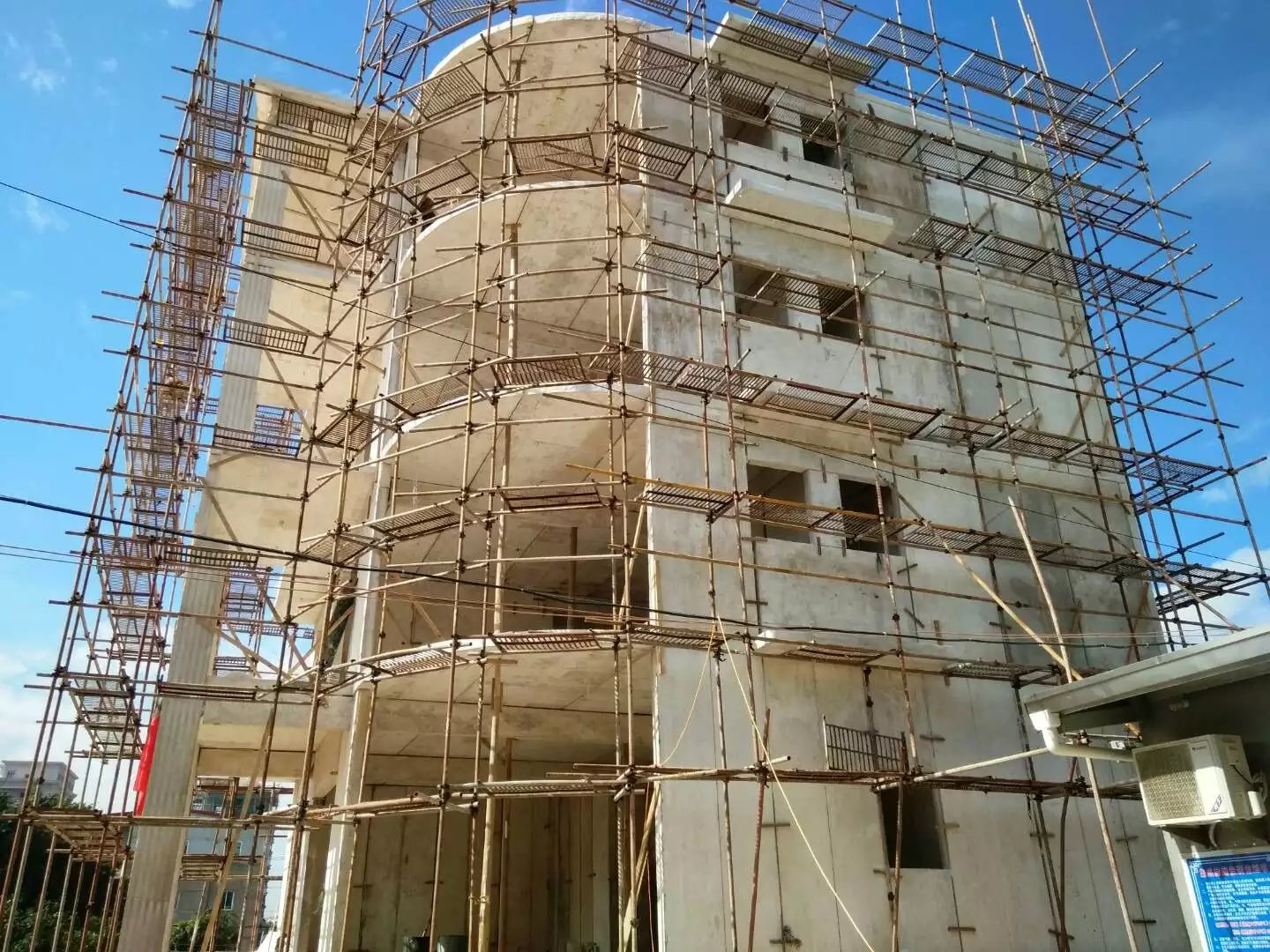鲅鱼圈星河绿色环保装配式建材在福建修建的五层别墅建筑